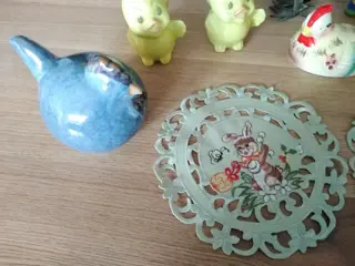 Verzameling (70) - Modern - porselein, hout, borduursel, plastic, ijzer