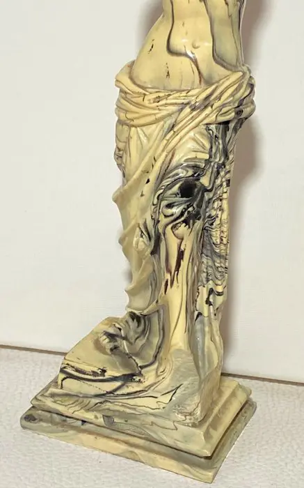 Standbeeld van Aphrodite - godin van schoonheid en liefde - Polyresin/polyester