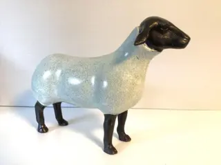 Sculptuur “ Nieuwsgierig Schaap “ - Legering