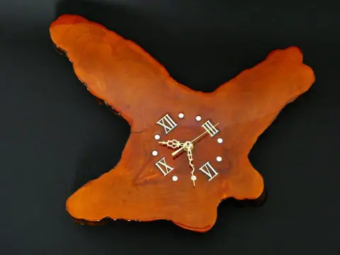 Klok sculptuur hout boomstam, botanische look (1) - Messing Hout