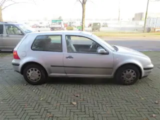 Volkswagen Golf 4 1.6 2000 Plaatwerk Kleurcode LA7W