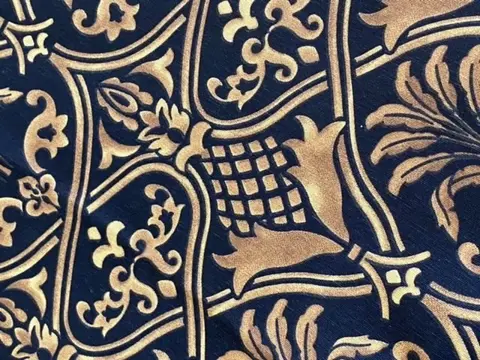 270 x 280 cm San Leucio-stof met gouden Venetiaanse decoratie (2) - Art Nouveau - Hars/polyester, Katoen - 21e eeuw