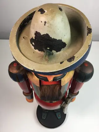 Vintage notenkraker, soldaat met zwaard - Hout, kunsthaar