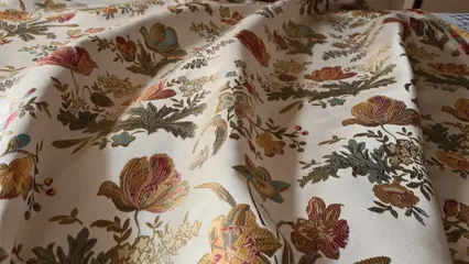 Mooie San Leucio stof - 500 x 140 cm - Hars/polyester, Textiel, Zijde - 21e eeuw