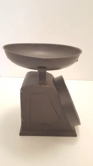 klok in de vorm van een weegschaal (1) - metaal