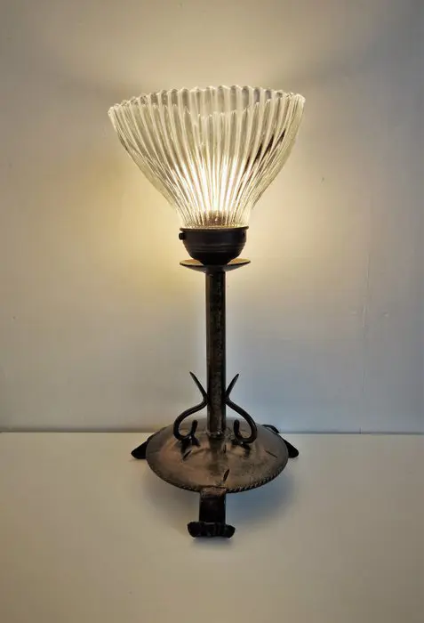 Antieke tafellamp met persglas kelk (1) - bronsmetaal , persglas