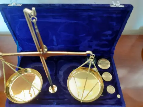 Koper goudschaaltje in cassette (1) - Koper