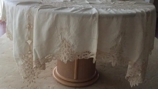 Tafelkleed (11) - Katoen - 21e eeuw