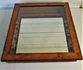 Kleine geglazuurde bonenkast (1) - Glas, Hout