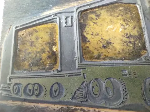 Cliché, postzegels, postzegelhouders (26) - Hout