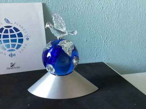 Swarovski - Crystal Planet - 238985 - Boxed - Kristal