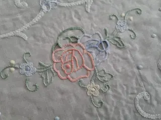 Elegant tafelkleed groot formaat x12 in fijn katoen Batista, gesneden borduurwerk en hand - Katoen - 21e eeuw