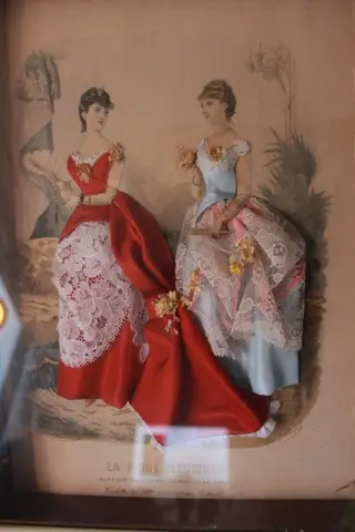 Franse "Shadow box" mode stof (1) - Papier, stof, hout en glas