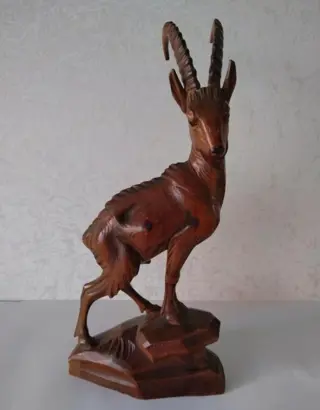 Prachtig beeld Ibex of Alpensteenbok Zwarte woud - Hout