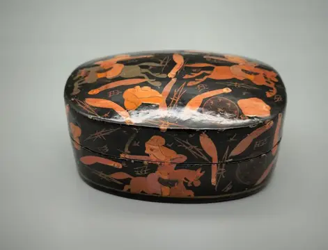 Snuisterij opbergdoosje- oorlogstafereel - Papier-maché