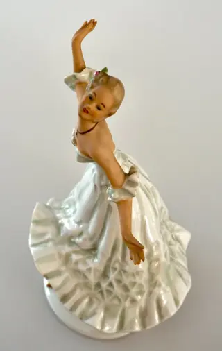 Wallendorf - Beeld(je), Dansende Ballerina - Porselein