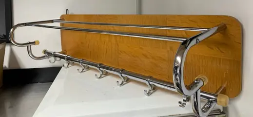 Trein/buis chromen kapstok retro (1) - Amsterdamse School - Hout (Eik), chroom