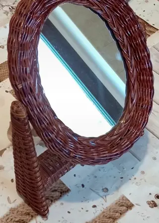 spiegel op staander (1) - Hout, riet