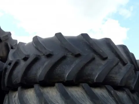 R42 Continental 520/85R42