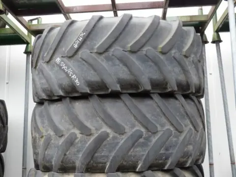 R30 Michelin 540/65R30
