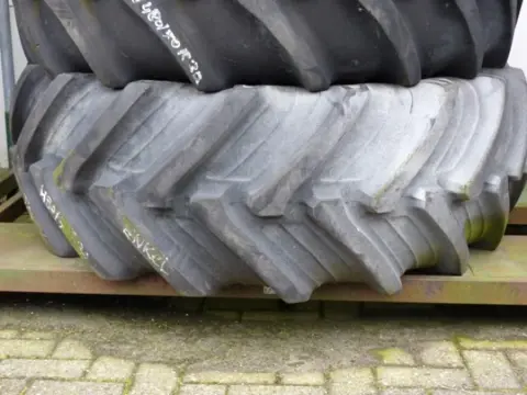 R30 Taurus 480/70R30