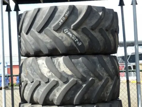 R28 Goodyear 600/65R28