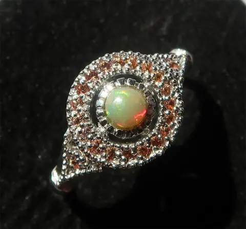 Ring van geloof versierd met een Welo opaal - .925 zilver, Sapphire, Opal Welo - Spirituele verheffing, wijsheid en welvaart