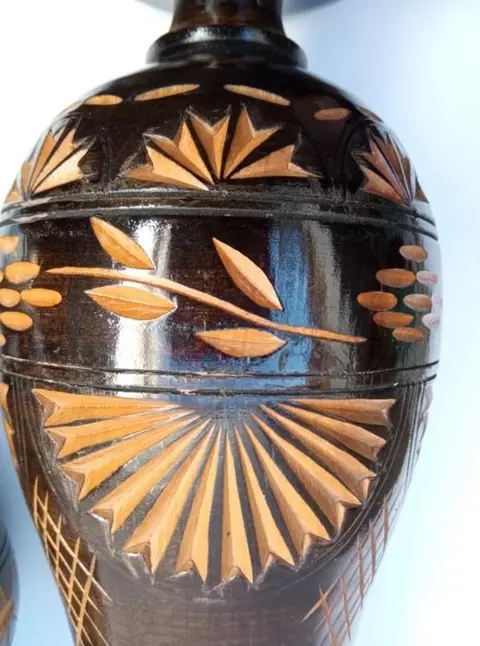 Kroatische vazen (3) - gesneden hout