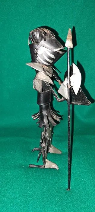 Middeleeuws pantser handgemaakt beeldje - IJzer (gegoten/gesmeed)