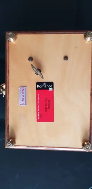 Reuge - Juwelendoosje (1) - Hout