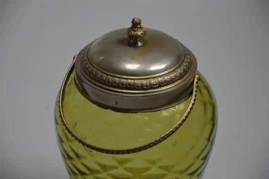 Een mooie antiek glazen koekjespot met hengsel - Glas, Verzilverd