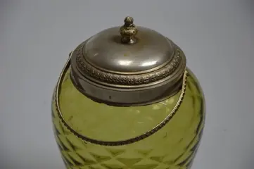 Een mooie antiek glazen koekjespot met hengsel - Glas, Verzilverd