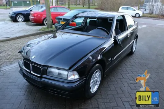 BILY BMW E36 316i Compact 1995 Schwarz onderdelen sloperij
