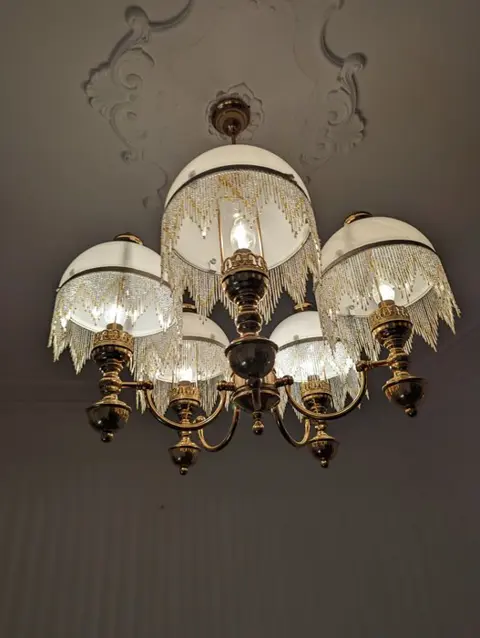 5 lichtkroonluchters (1) - Expressionistisch - Glas