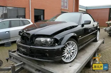 BMW E46 325CI Cabrio 2001 voorschade BILY sloperij