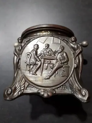 Bijzondere jaren 50 rijk versierde tinnenasbak. - Tin