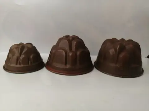 Kommen - Formelle - Geleivormen (3) - Rood koper