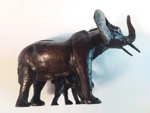 Olifant en haar baby - Gepatineerd brons