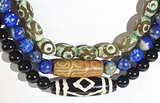3 UNISEX kettingen en 3 armbanden met Three-Eyed, Nine-Eyed en Tiger Tooth DZI agaten (6) - Lapislazuli, onyx en Tibetaans agaat - 925 zilveren broches
