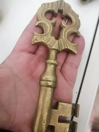 bronzen sleutels (2) - Brons (verguld/verzilverd/gepatineerd/koud geschilderd)