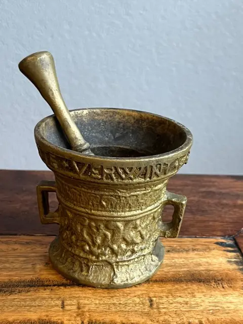 Vijzel en stamper (2) - Brons