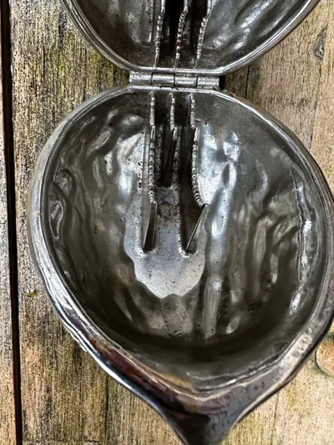 notenkraker (1) - Staal