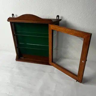 Kleine hout met glas hangvitrine of zilverkastje - Glas, Hout, Messing
