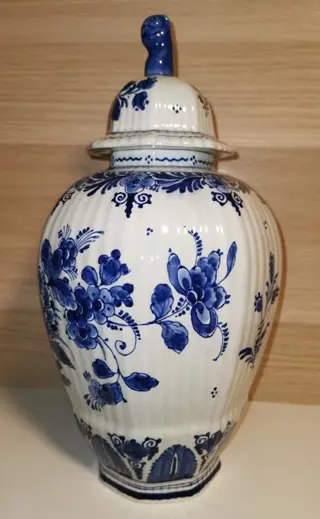 Glaudemans E.M. - De Porceleyne Fles, Delft - Geribbelde dekselvaas 1653-1953 - Aardewerk