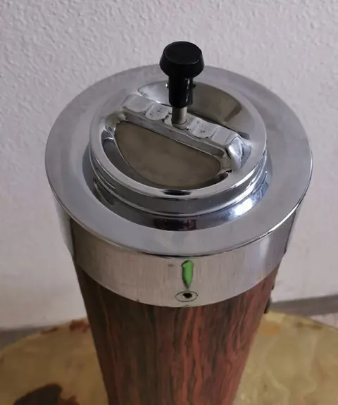 Asbak (1) - Kunststof, metaal