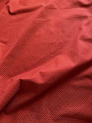 600 x 140 cm - Venetiaanse damaststof met rode bloemenruiten - Katoen, Satijn - 21e eeuw