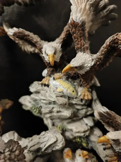 Beeld, adelaars op rots (1) - Polystone