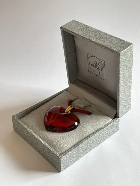 Lalique - “Tendre coeur” (boxed) - Hanger - Kristal