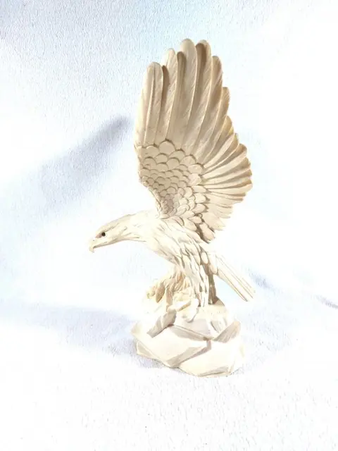 Arnaldo GIANNELLI (1907-?) - Adelaar met gespreide vleugels - Composiet