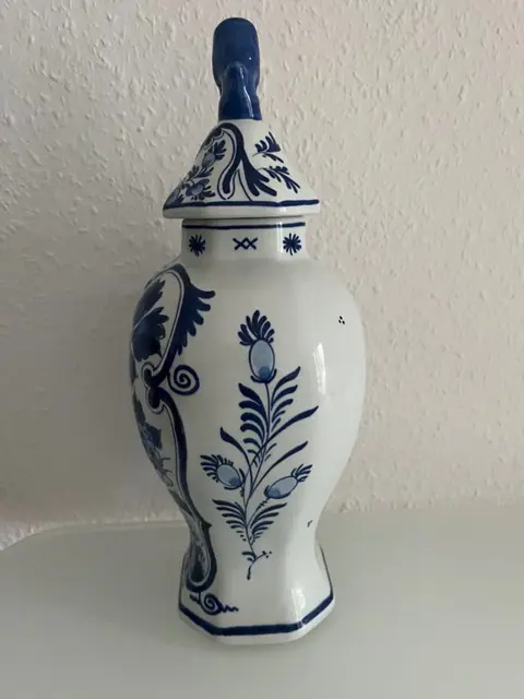 De Porceleyne Fles, Delft - dekselvaas - Aardewerk